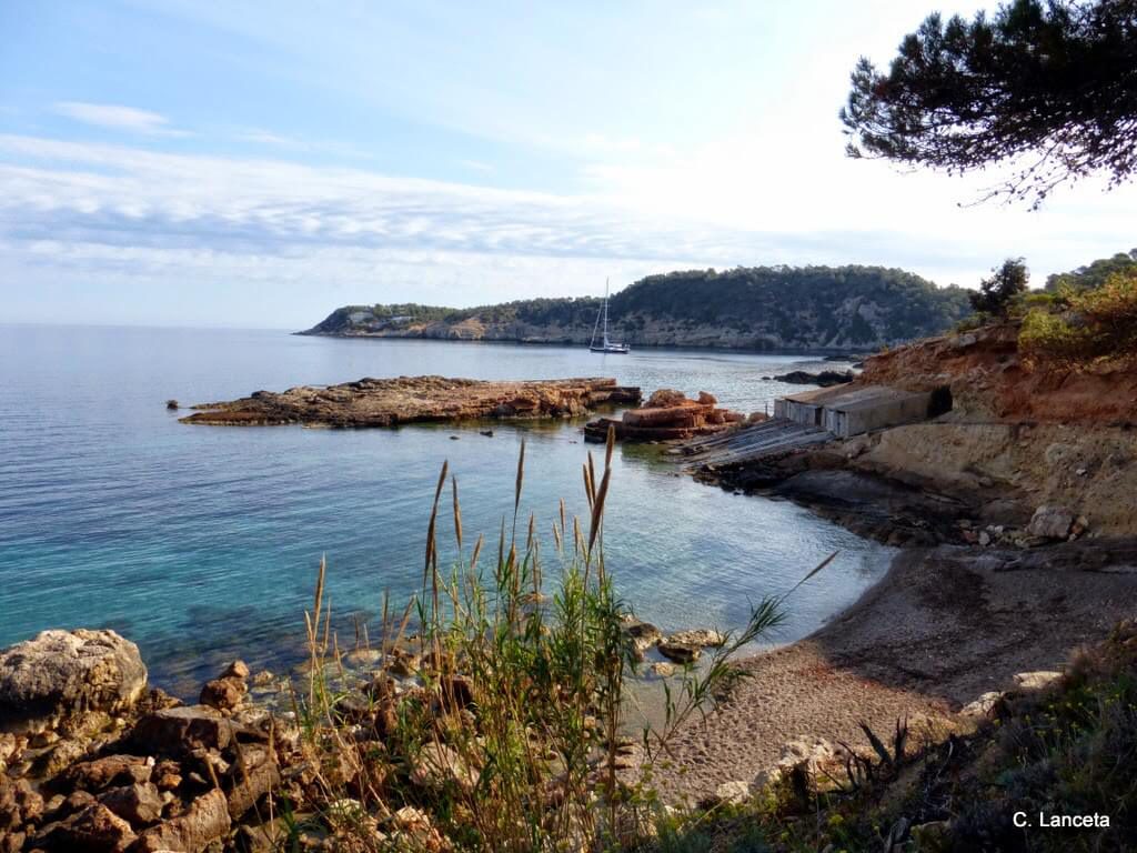 Descubriendo la isla de Ibiza: S’Illot des Rencli